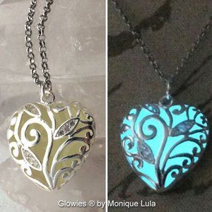Heart of Winter Glow in the dark necklace